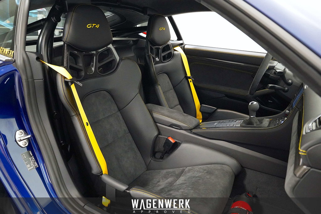 Porsche 718 Cayman GT4