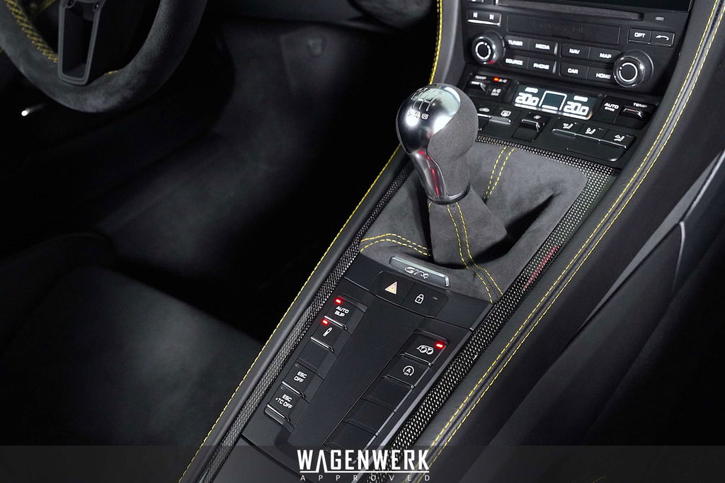 Porsche 718 Cayman GT4