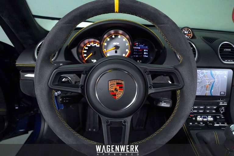 Porsche 718 Cayman GT4