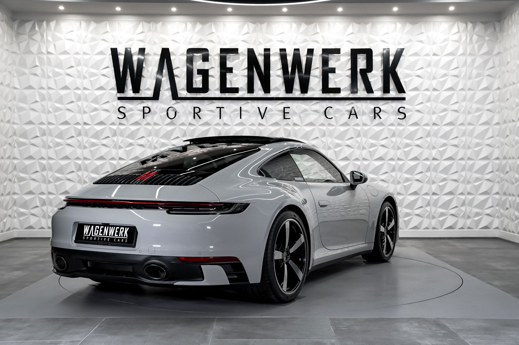 Porsche 992 Carrera 4 2021 - elferspot.com - Marketplace for