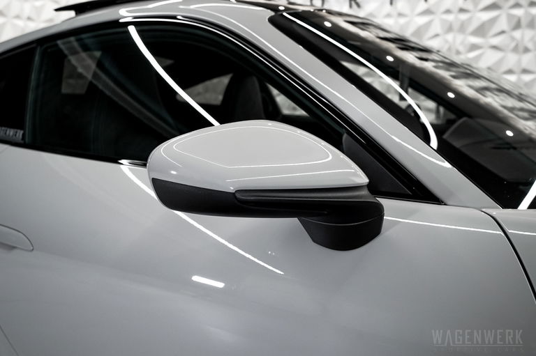 Porsche 992 Carrera 4