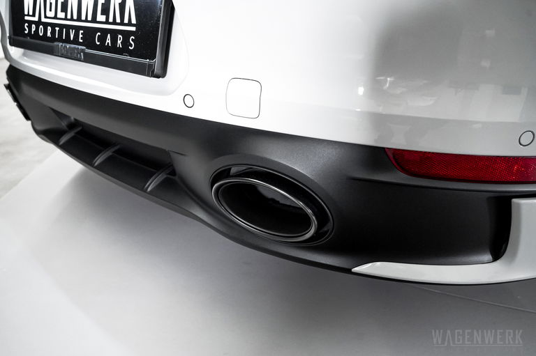 Porsche 992 Carrera 4