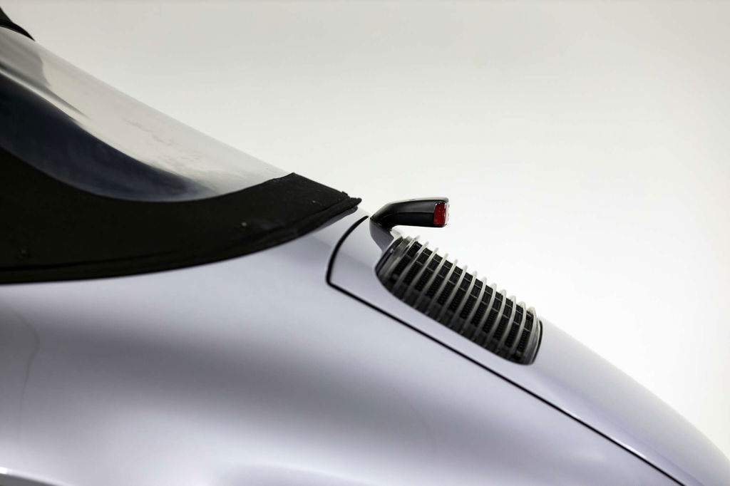 Porsche 911 Carrera 3.2 (US)