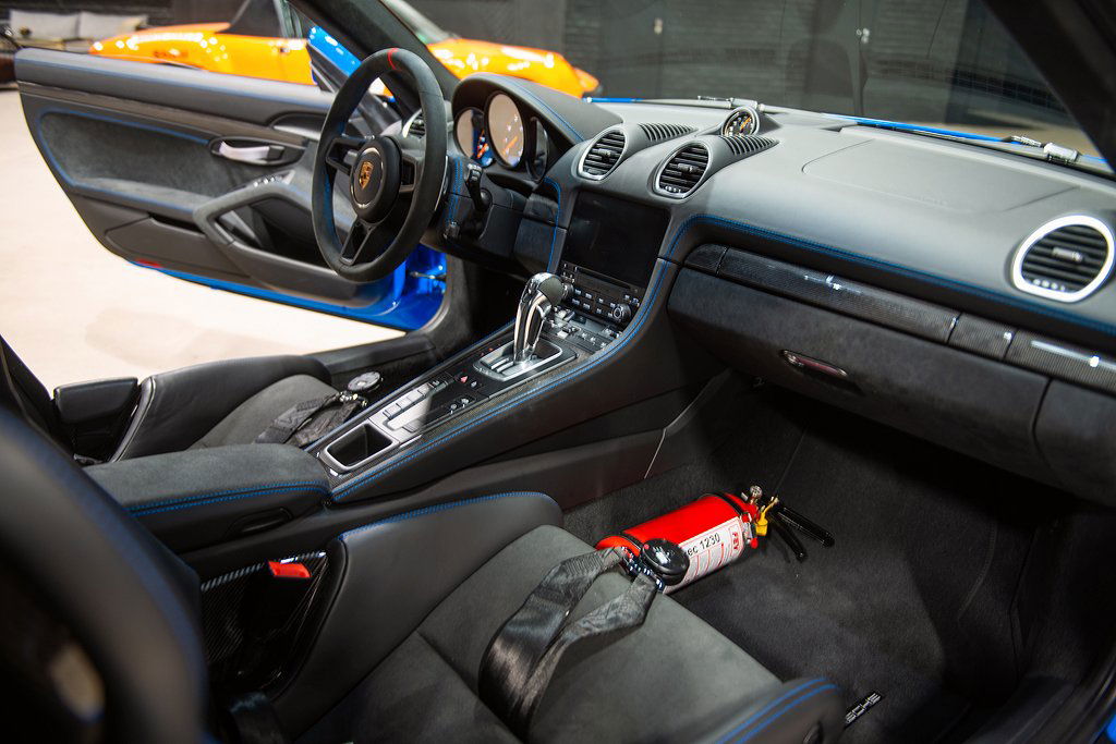 Porsche 718 Cayman GT4