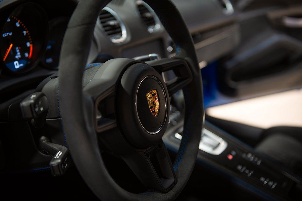 Porsche 718 Cayman GT4