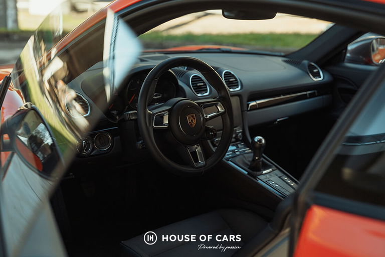 Porsche 718 Cayman T