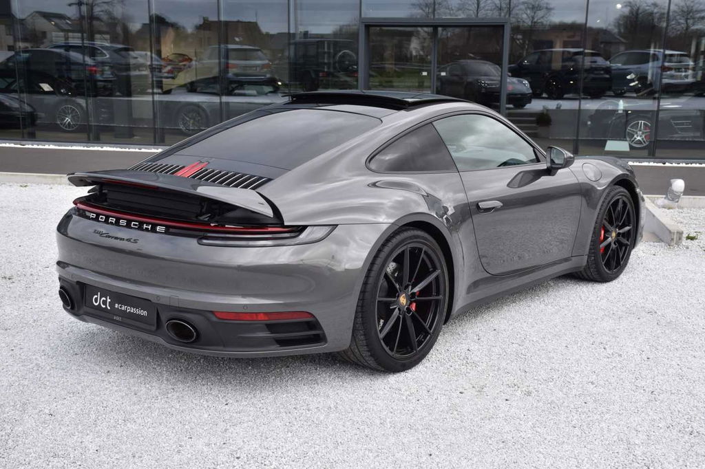 Porsche 992 Carrera 4S