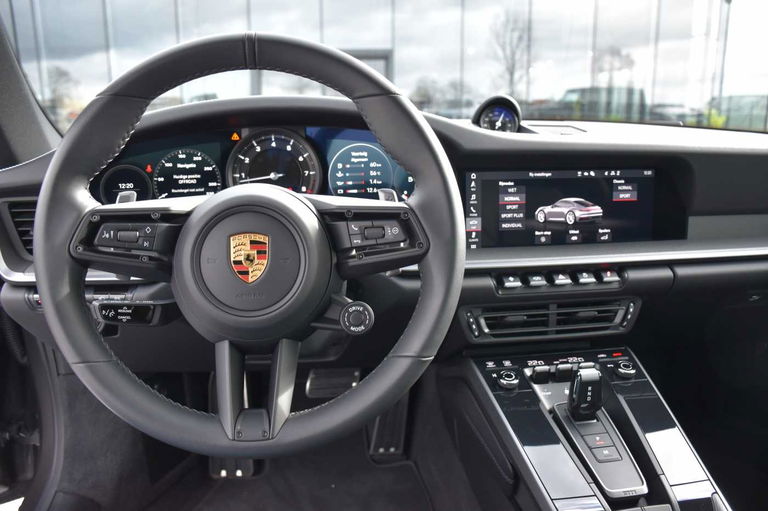 Porsche 992 Carrera 4S