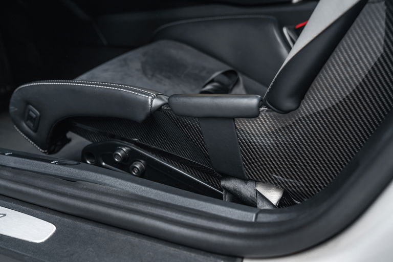 Porsche 718 Cayman GT4