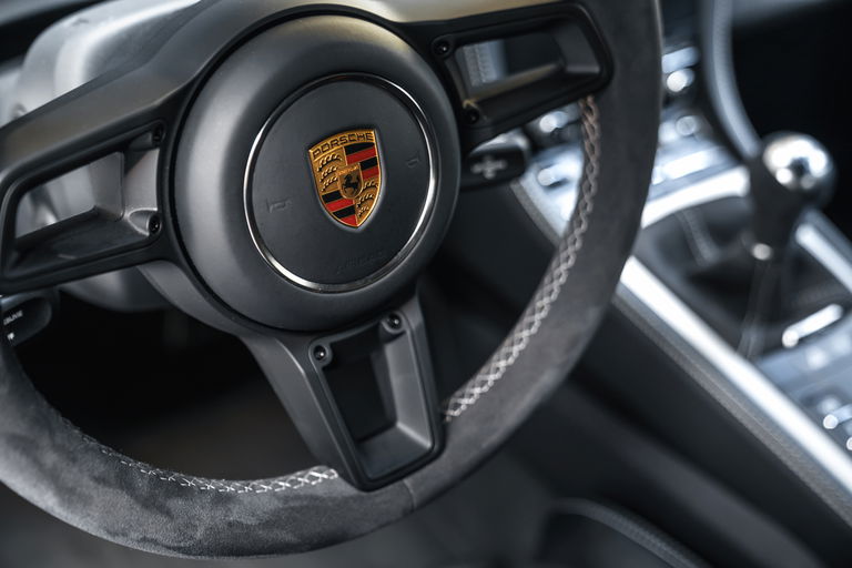 Porsche 718 Cayman GT4