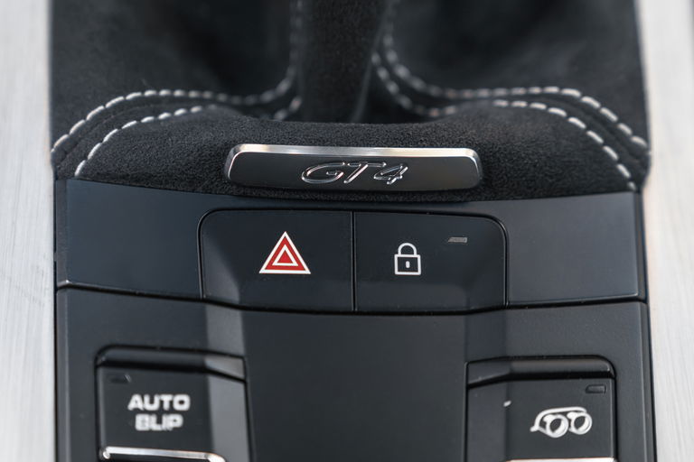 Porsche 718 Cayman GT4