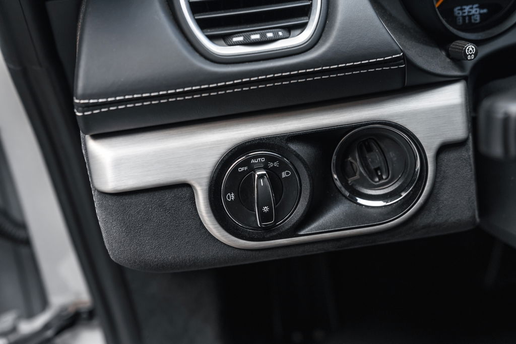 Porsche 718 Cayman GT4