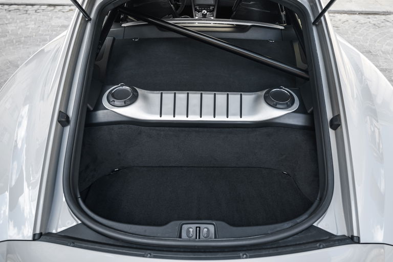 Porsche 718 Cayman GT4