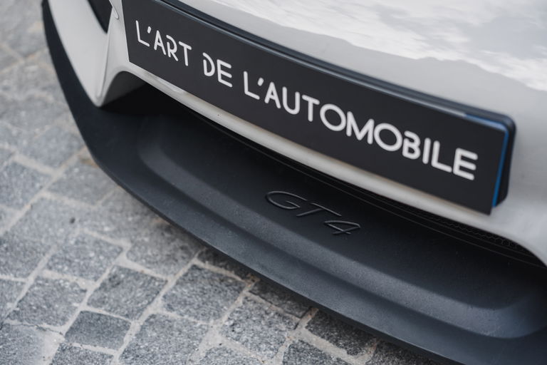 Porsche 718 Cayman GT4