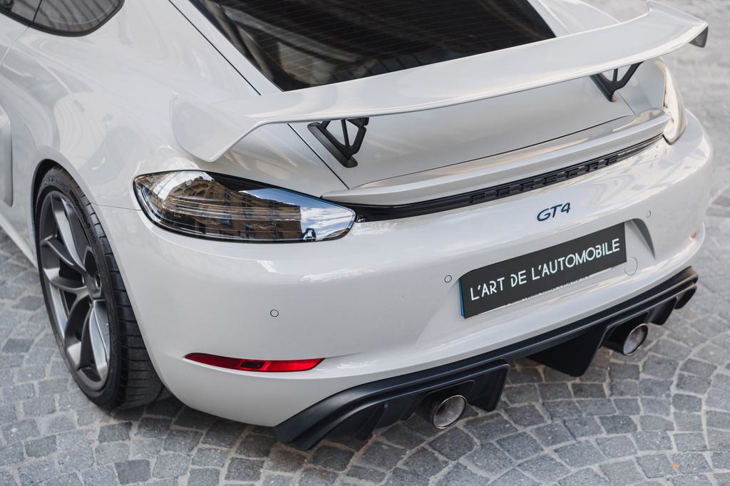 Porsche 718 Cayman GT4