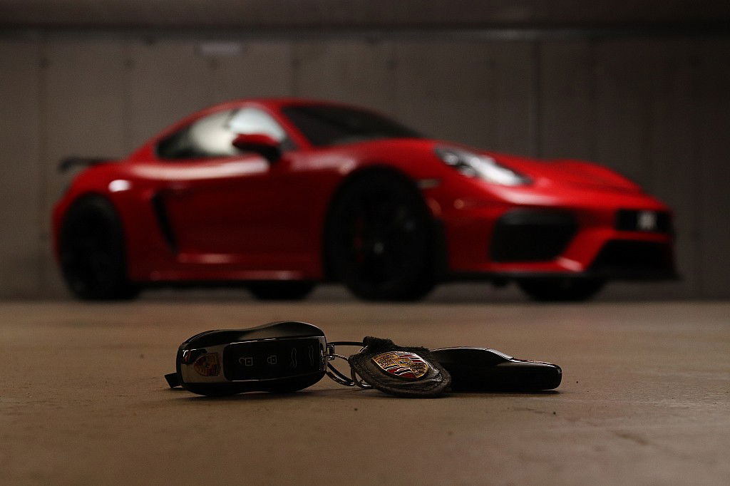 Porsche 718 Cayman GT4