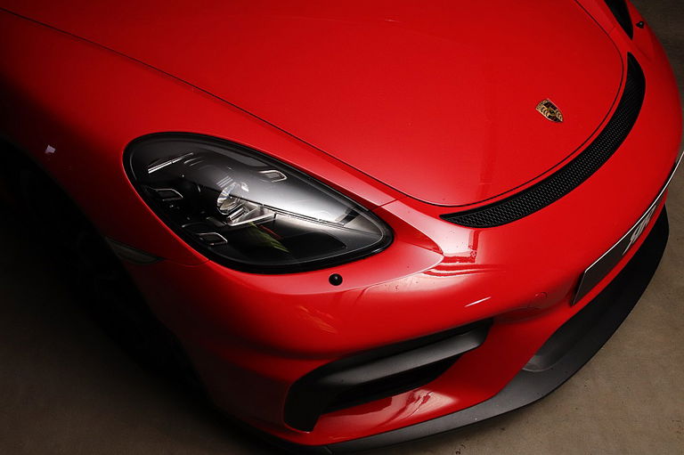 Porsche 718 Cayman GT4