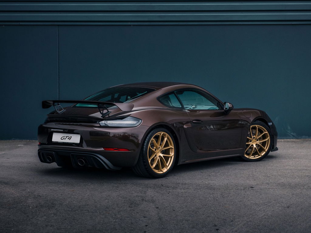 Porsche 718 Cayman GT4