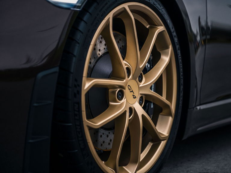 Porsche 718 Cayman GT4