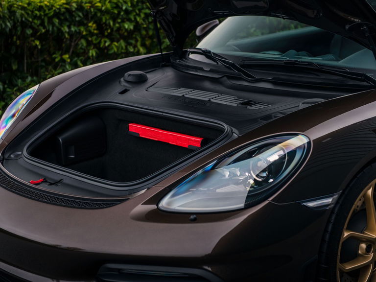 Porsche 718 Cayman GT4