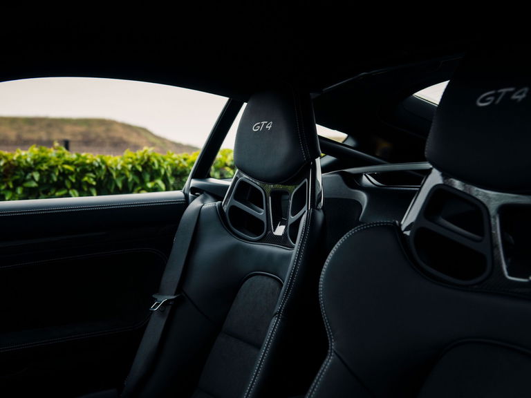 Porsche 718 Cayman GT4