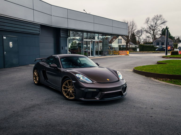 Porsche 718 Cayman GT4
