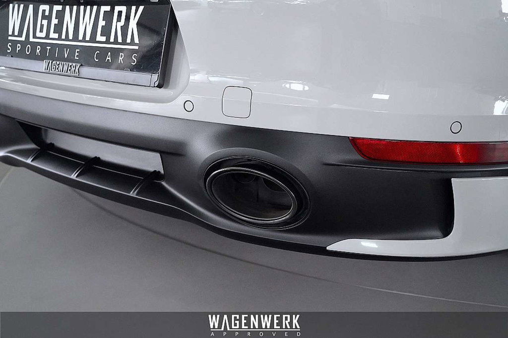 Porsche 992 Carrera 4