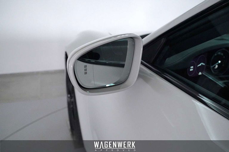 Porsche 992 Carrera 4