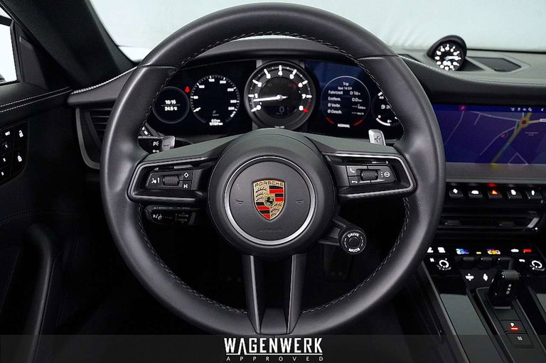 Porsche 992 Carrera 4