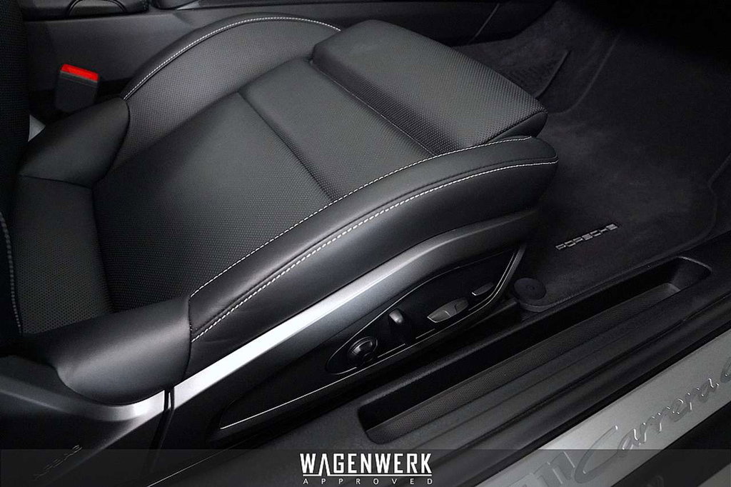 Porsche 992 Carrera 4
