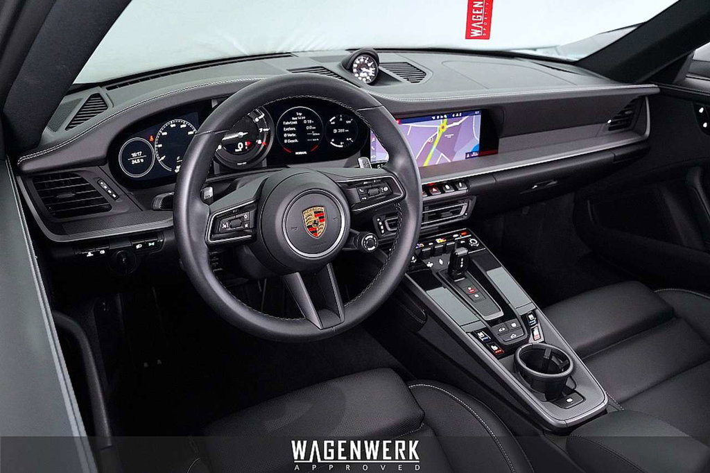 Porsche 992 Carrera 4