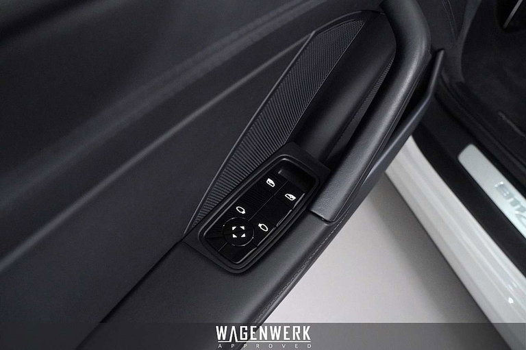 Porsche 992 Carrera 4