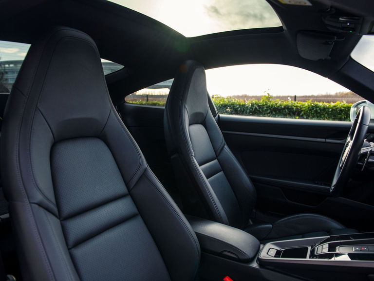 Porsche 992 Carrera 4S