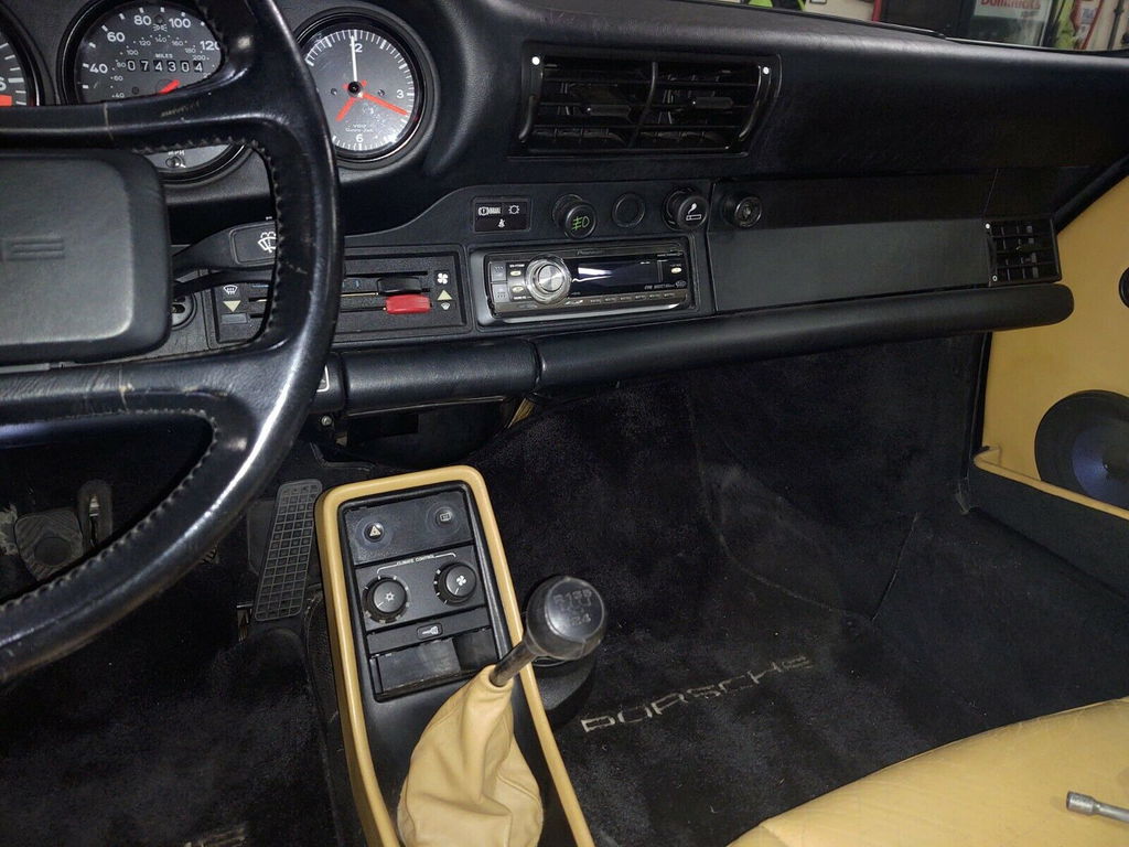 Porsche 911 Carrera 3.2 (US)