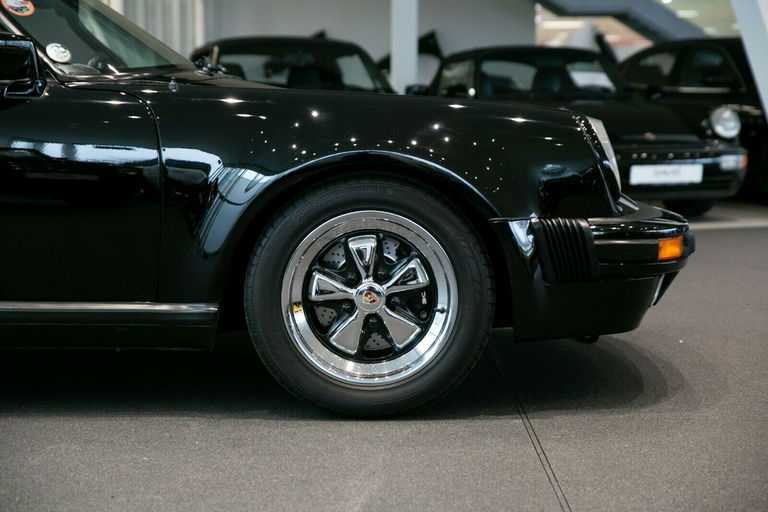 Porsche 911 Carrera 3.2 Speedster (US)