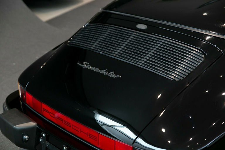 Porsche 911 Carrera 3.2 Speedster (US)