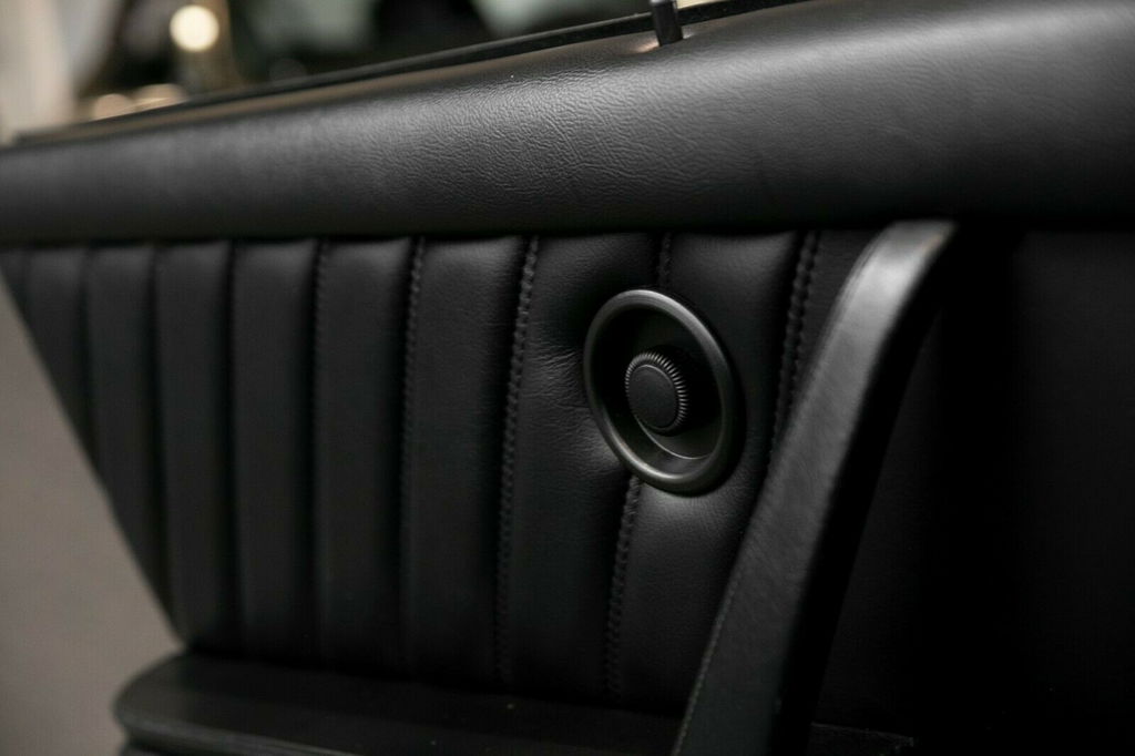 Porsche 911 Carrera 3.2 Speedster (US)