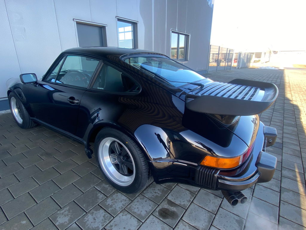 Porsche 911 Turbo 3.3