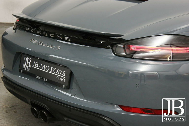 Porsche 718 Boxster S