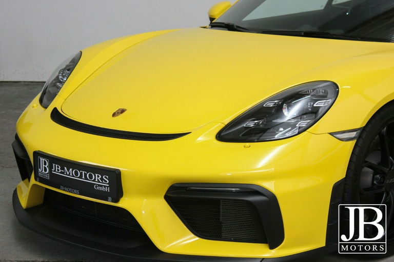 Porsche 718 Cayman GT4