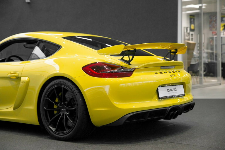 Porsche 981 Cayman GT4