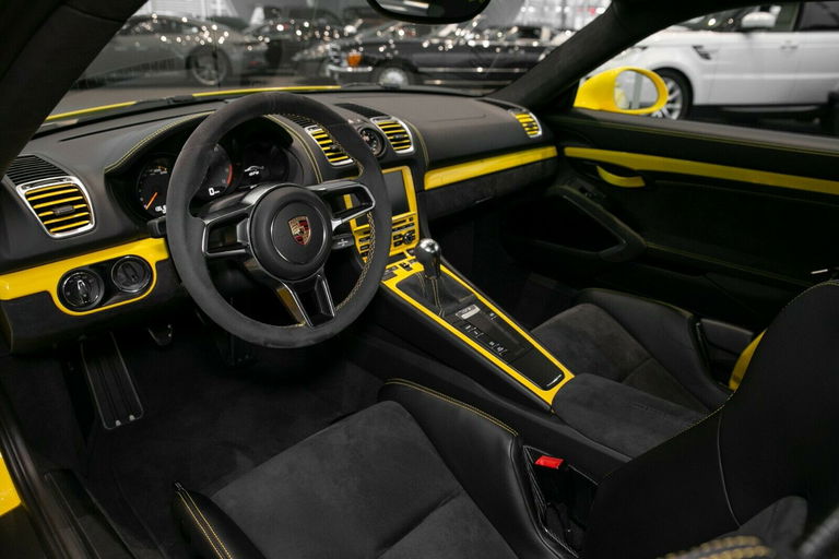 Porsche 981 Cayman GT4