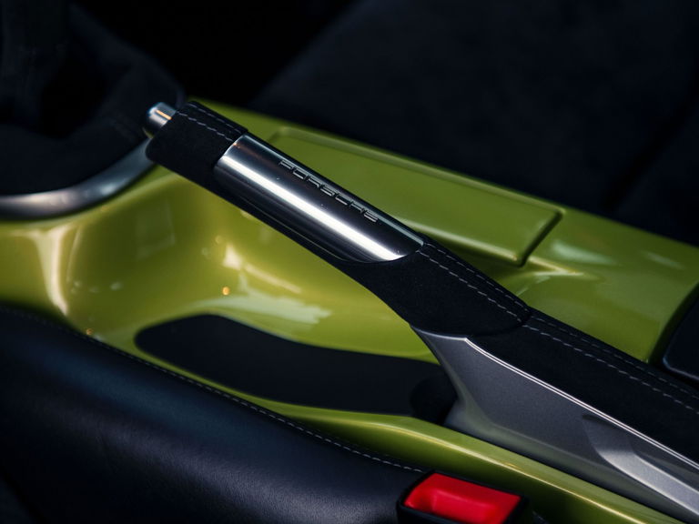 Porsche 987 Cayman R