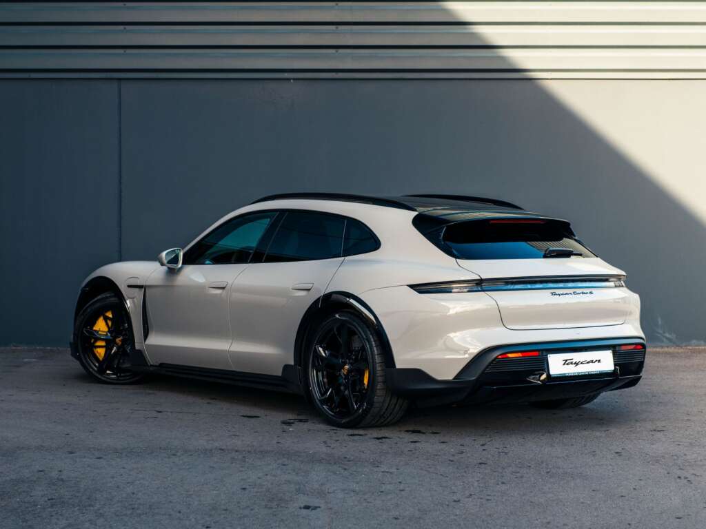 Porsche Taycan Turbo S Cross Turismo 2022 - Elferspot.com - Marketplace ...