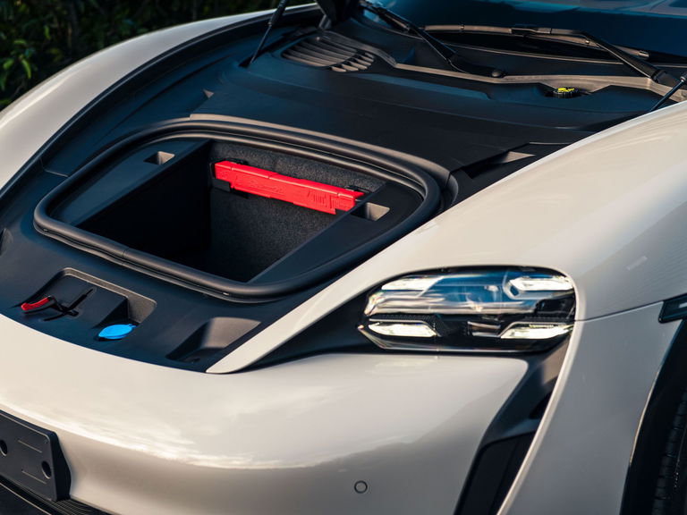 Porsche Taycan Turbo S Cross Turismo