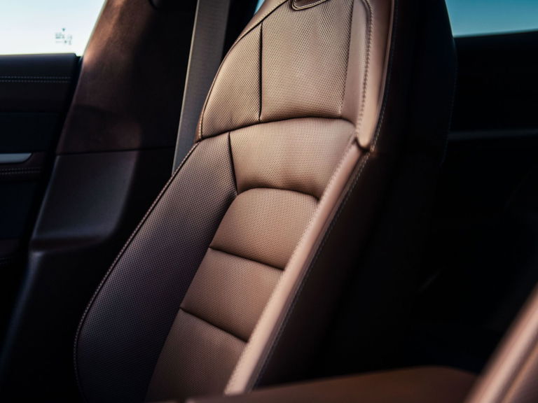 Porsche Taycan Turbo S Cross Turismo