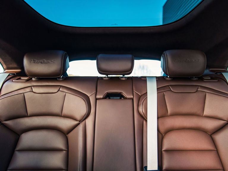 Porsche Taycan Turbo S Cross Turismo