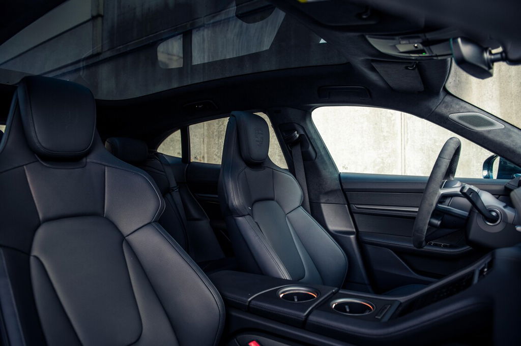 Porsche Taycan Turbo S Cross Turismo