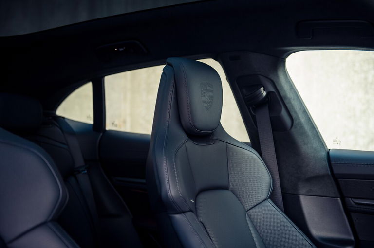 Porsche Taycan Turbo S Cross Turismo