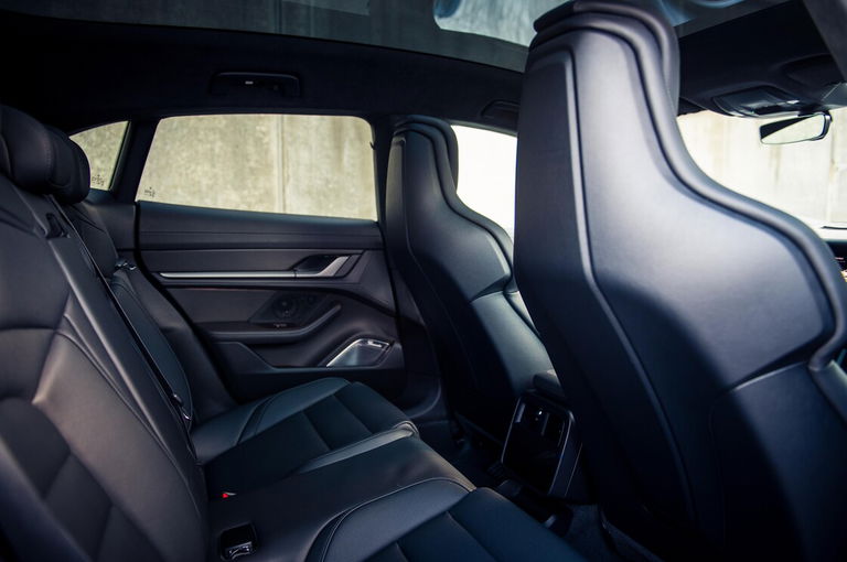 Porsche Taycan Turbo S Cross Turismo